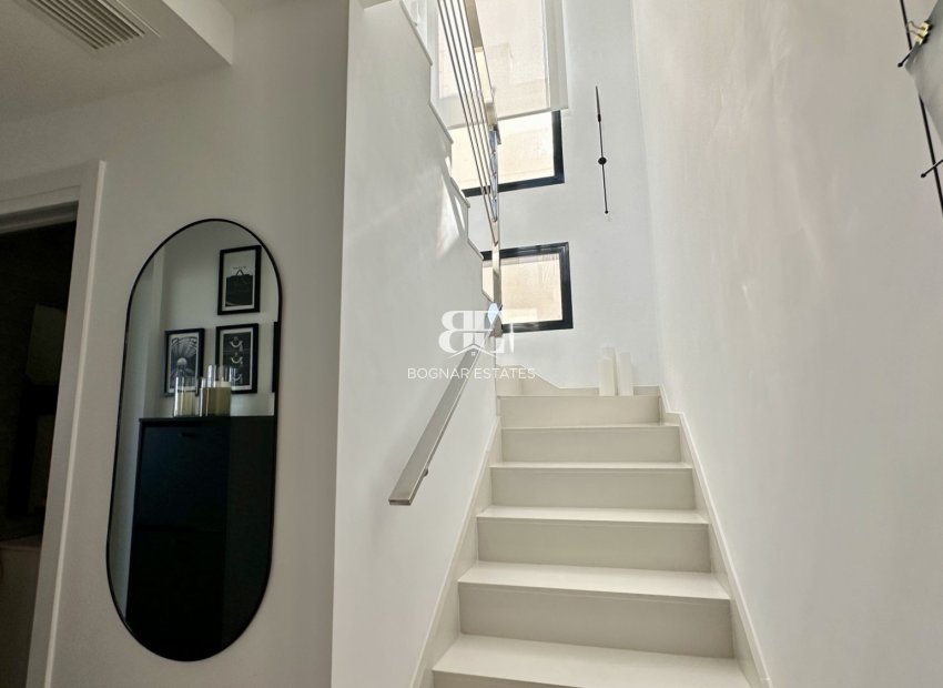 Resale - Villa -
Orihuela Costa - Lomas De Cabo Roig