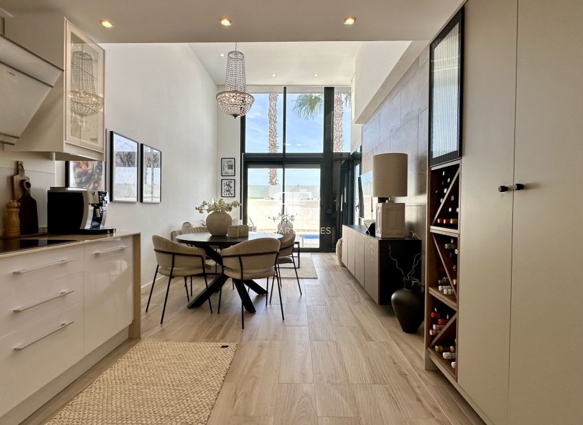 Resale - Villa -
Orihuela Costa - Lomas De Cabo Roig