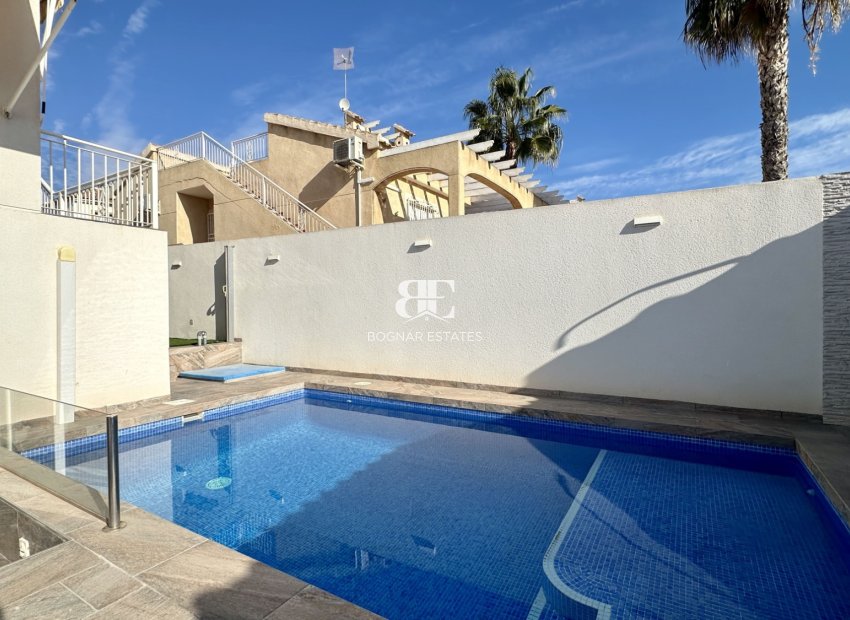 Resale - Villa -
Orihuela Costa - Los Altos