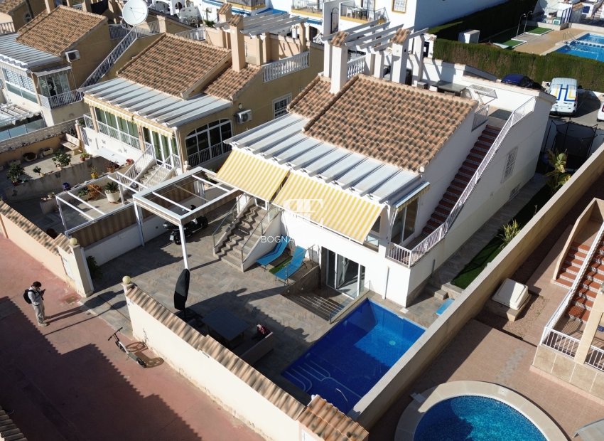 Resale - Villa -
Orihuela Costa - Los Altos