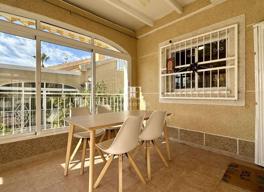 Resale - Villa -
Orihuela Costa - Los Altos