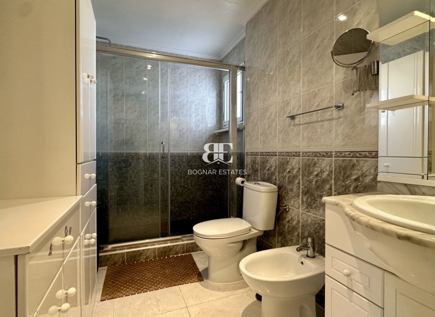 Resale - Villa -
Orihuela Costa - Los Altos