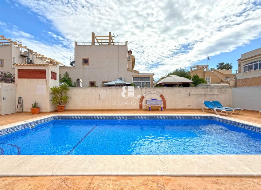 Resale - Villa -
Orihuela Costa - Los Altos