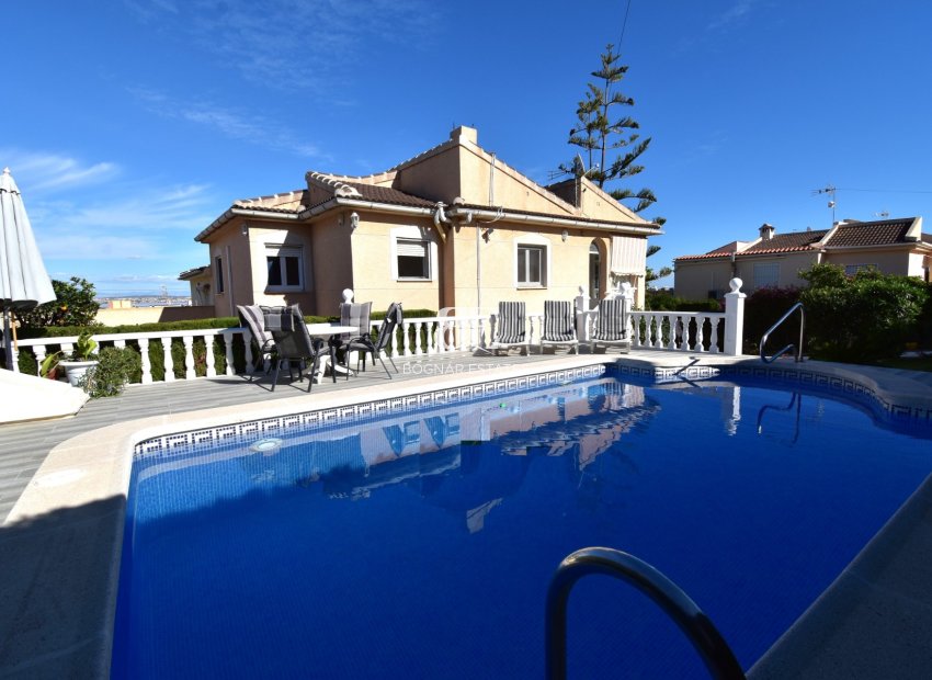 Resale - Villa -
Orihuela Costa - Los Balcones