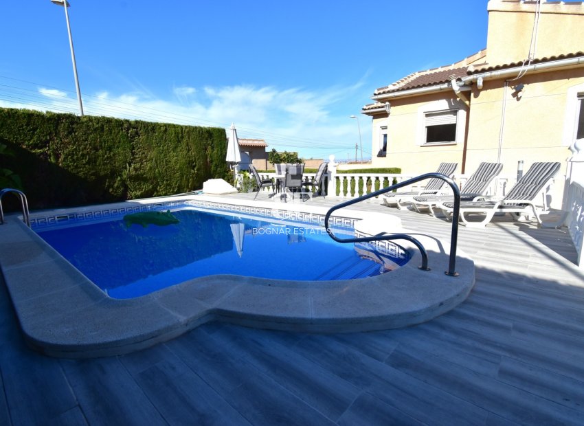 Resale - Villa -
Orihuela Costa - Los Balcones