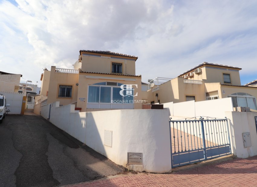 Resale - Villa -
Orihuela Costa - Los Balcones