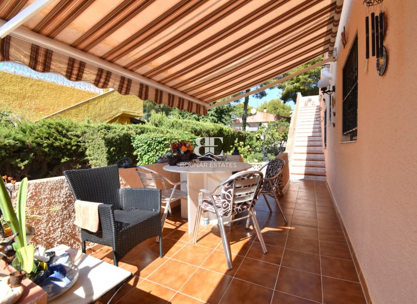 Resale - Villa -
Orihuela Costa - Los Balcones