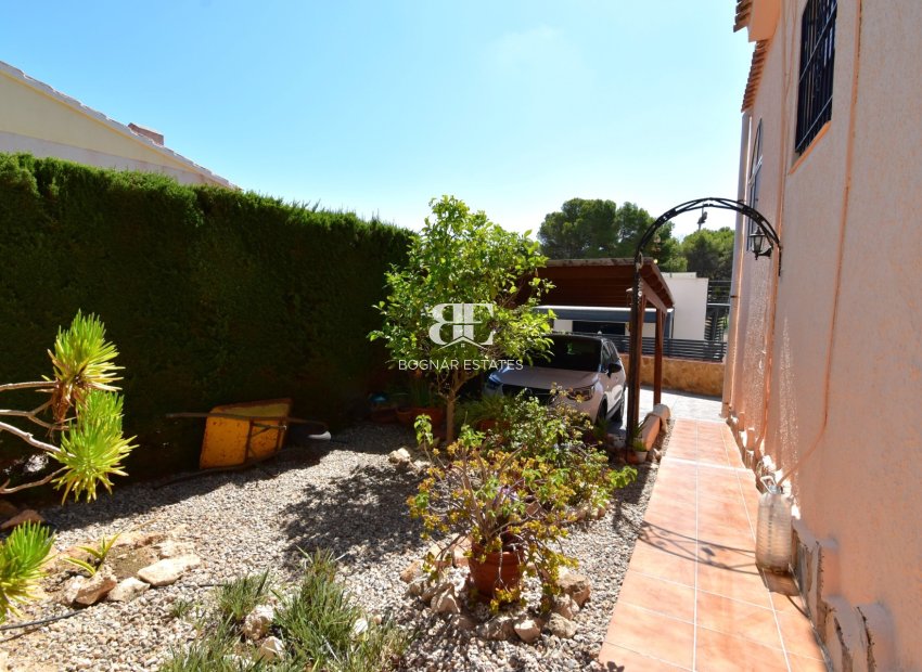 Resale - Villa -
Orihuela Costa - Los Balcones