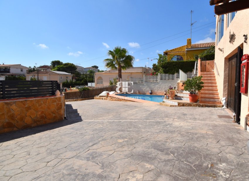 Resale - Villa -
Orihuela Costa - Los Balcones
