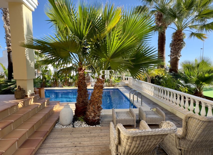 Resale - Villa -
Orihuela Costa - Los Dolses