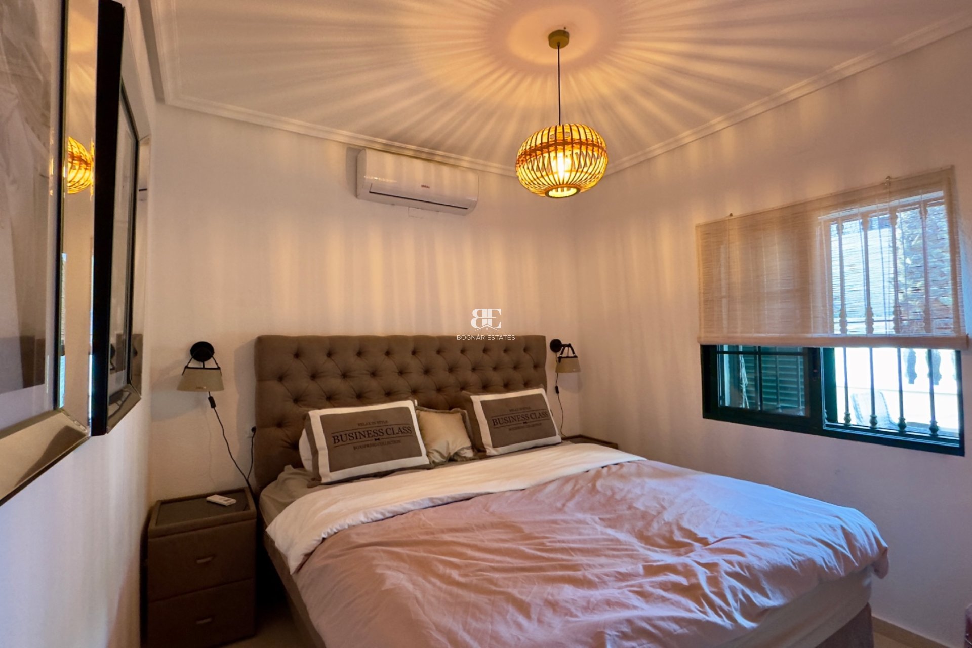 Resale - Villa -
Orihuela Costa - Los Dolses