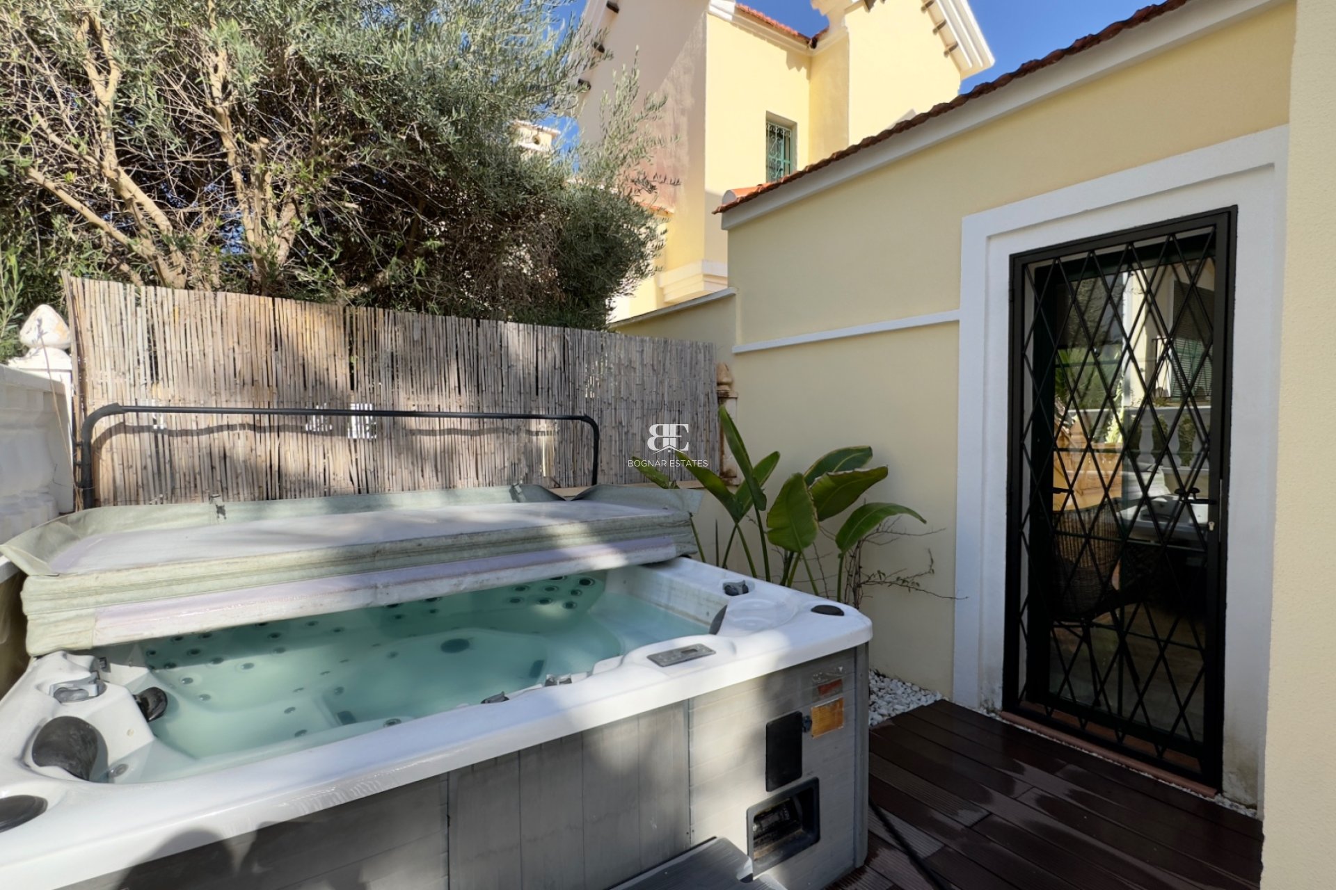 Resale - Villa -
Orihuela Costa - Los Dolses