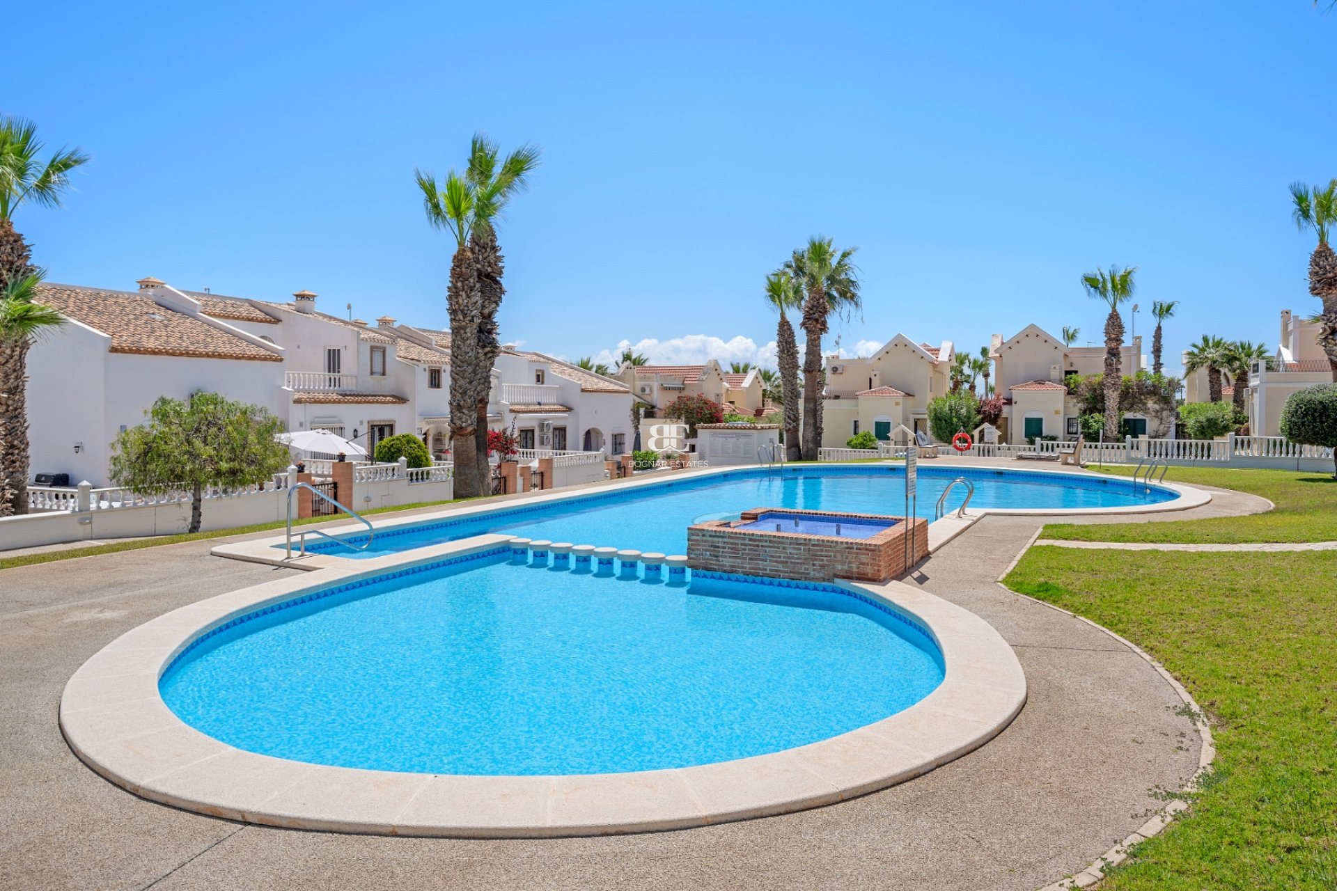 Resale - Villa -
Orihuela Costa - Los Dolses