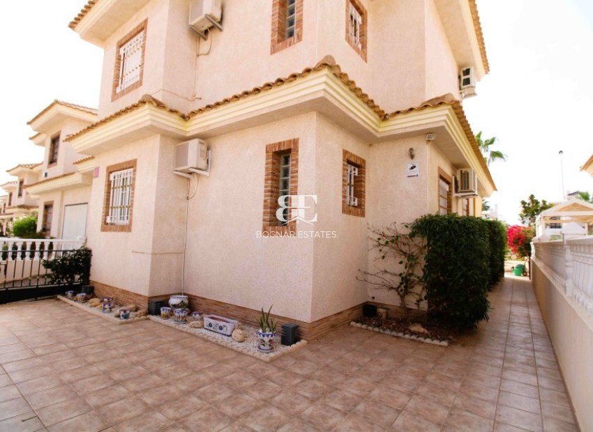 Resale - Villa -
Orihuela Costa - Los Dolses
