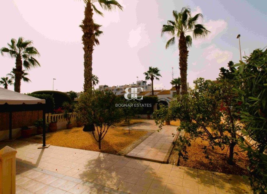 Resale - Villa -
Orihuela Costa - Los Dolses