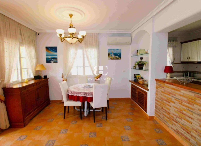 Resale - Villa -
Orihuela Costa - Los Dolses