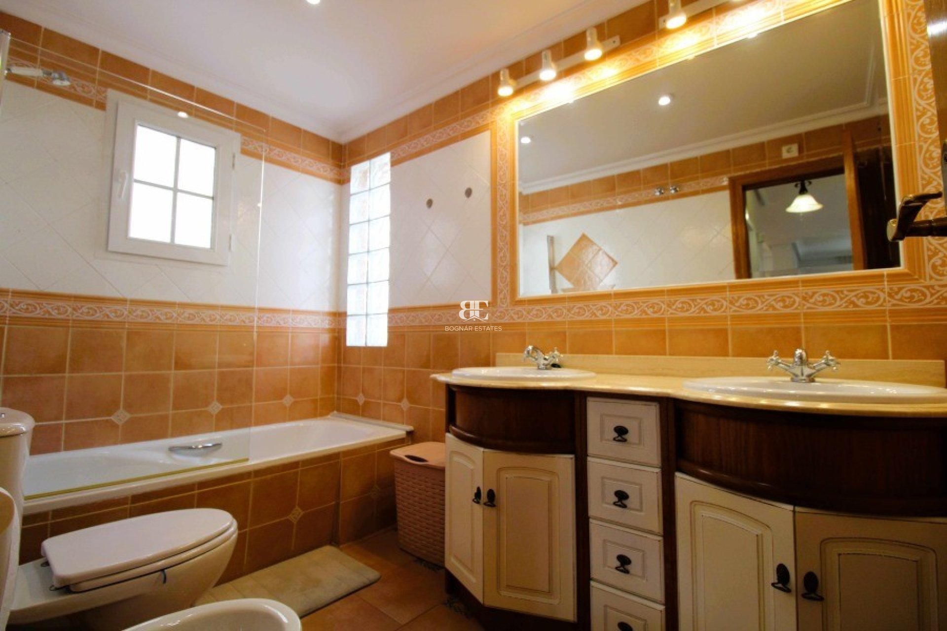 Resale - Villa -
Orihuela Costa - Los Dolses