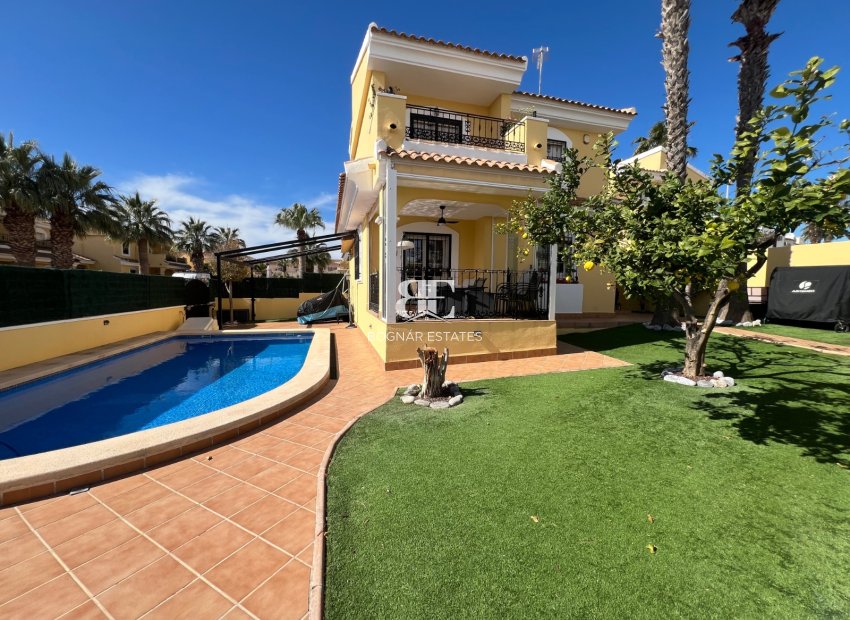Resale - Villa -
Orihuela Costa - Los Dolses