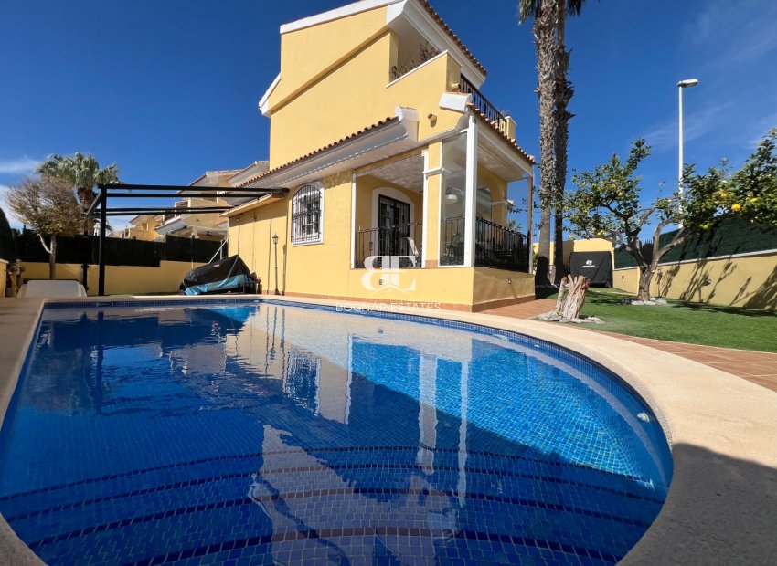 Resale - Villa -
Orihuela Costa - Los Dolses