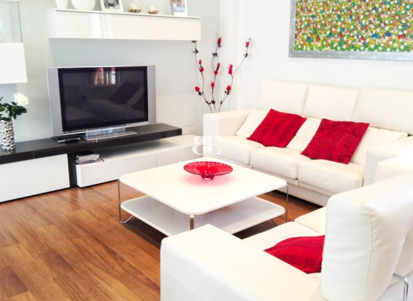 Resale - Villa -
Orihuela Costa - Mil Palmeras