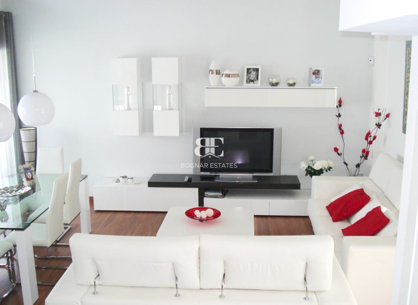 Resale - Villa -
Orihuela Costa - Mil Palmeras