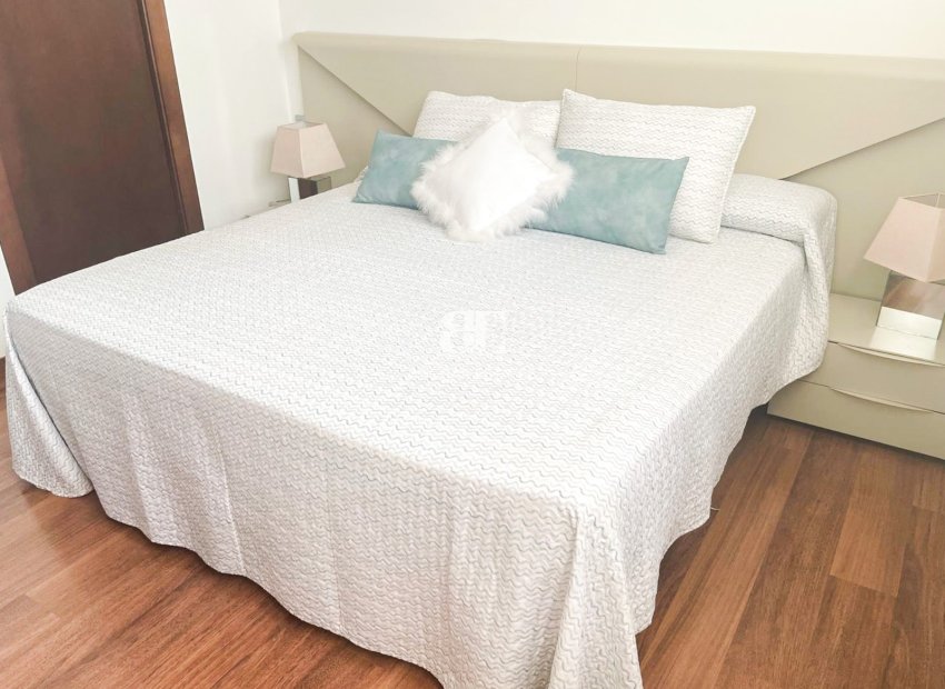 Resale - Villa -
Orihuela Costa - Mil Palmeras