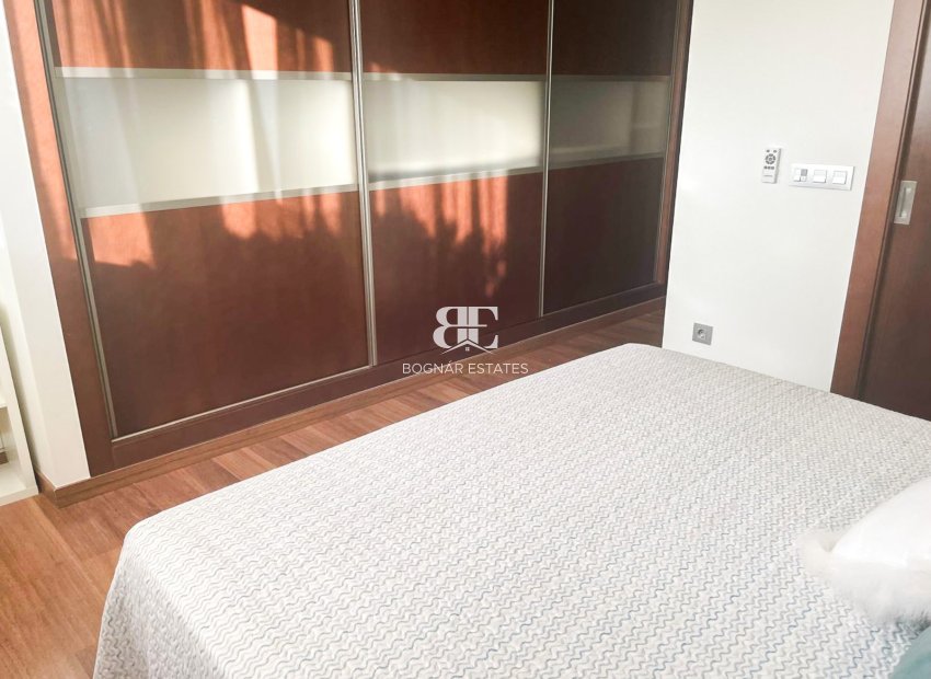 Resale - Villa -
Orihuela Costa - Mil Palmeras