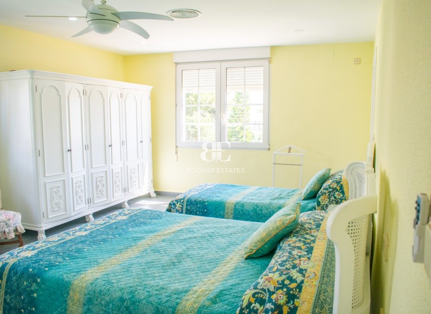 Resale - Villa -
Orihuela Costa - MUY CERCA DE LA PLAYA
