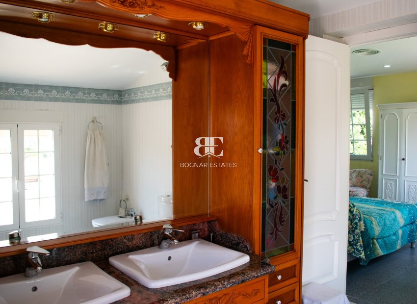Resale - Villa -
Orihuela Costa - MUY CERCA DE LA PLAYA