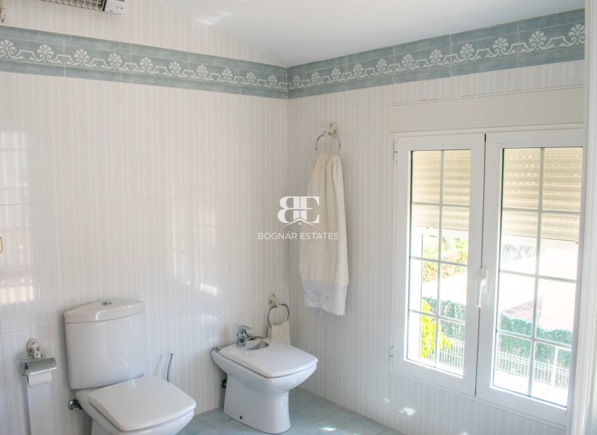 Resale - Villa -
Orihuela Costa - MUY CERCA DE LA PLAYA