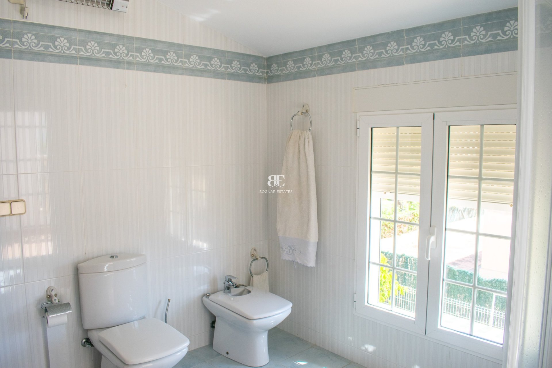 Resale - Villa -
Orihuela Costa - MUY CERCA DE LA PLAYA