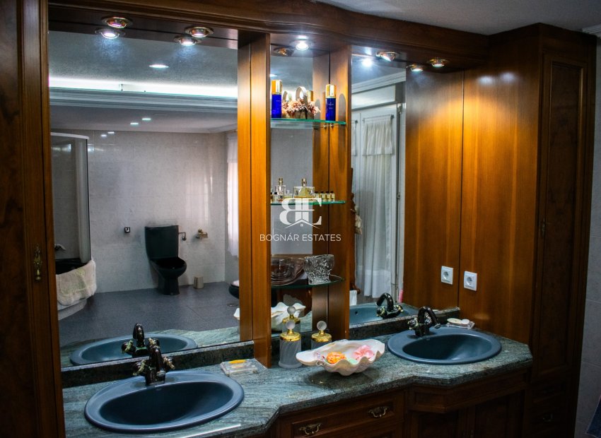 Resale - Villa -
Orihuela Costa - MUY CERCA DE LA PLAYA