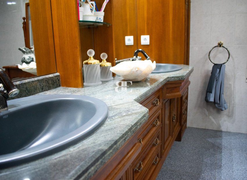 Resale - Villa -
Orihuela Costa - MUY CERCA DE LA PLAYA