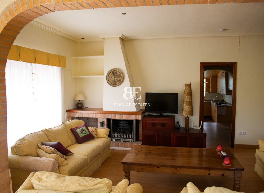 Resale - Villa -
Orihuela Costa - MUY CERCA DE LA PLAYA