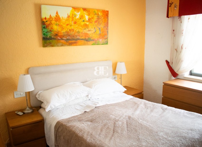 Resale - Villa -
Orihuela Costa - MUY CERCA DE LA PLAYA
