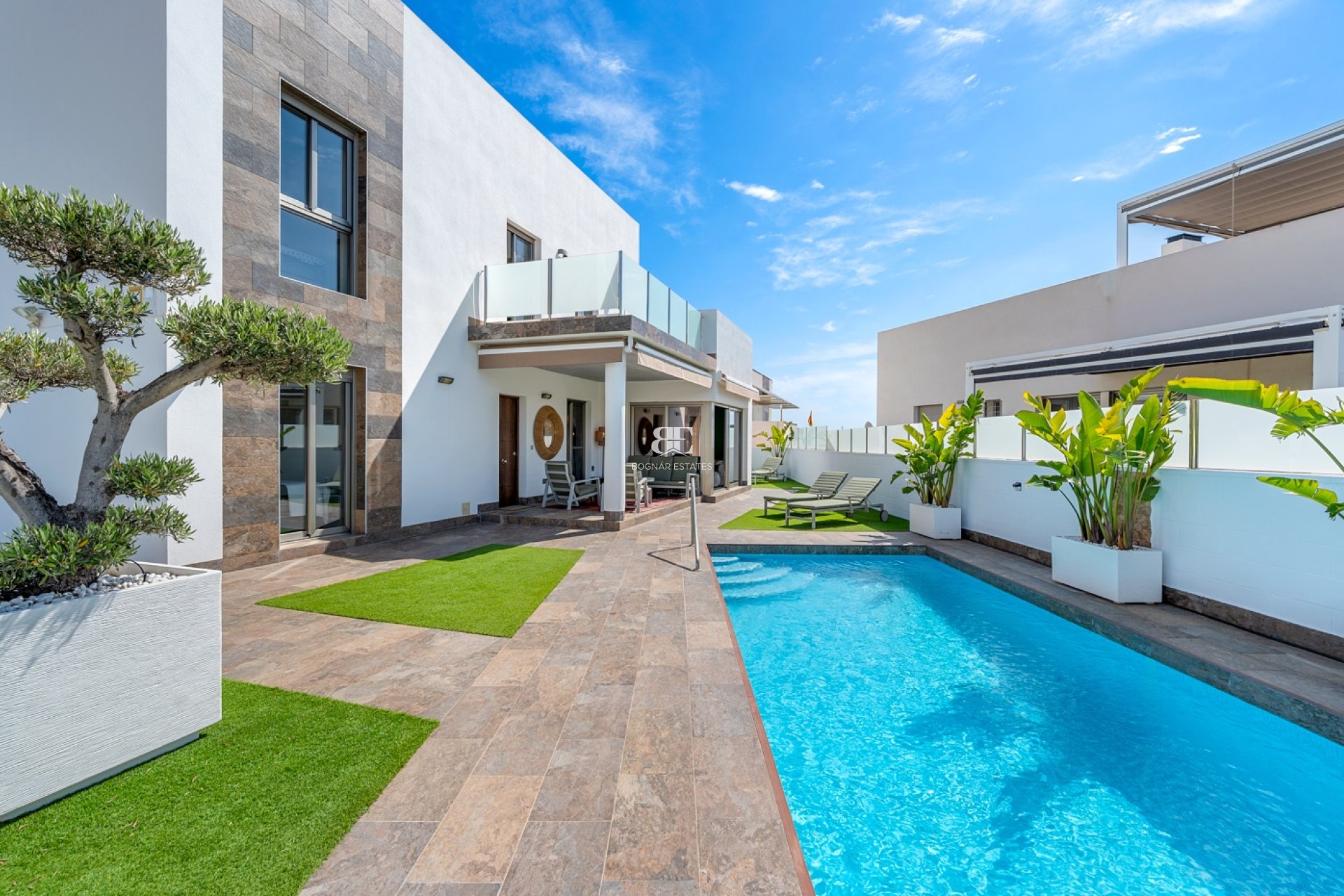 Resale - Villa -
Orihuela Costa - Pau 8*