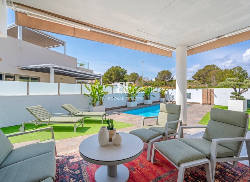 Resale - Villa -
Orihuela Costa - Pau 8*