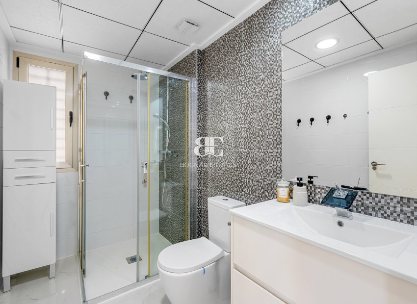 Resale - Villa -
Orihuela Costa - Pau 8*