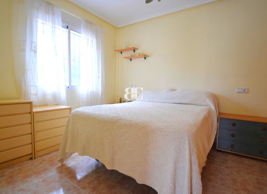 Resale - Villa -
Orihuela Costa - Playa Flamenca