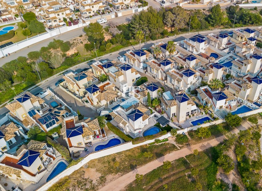 Resale - Villa -
Orihuela Costa - Playa Flamenca