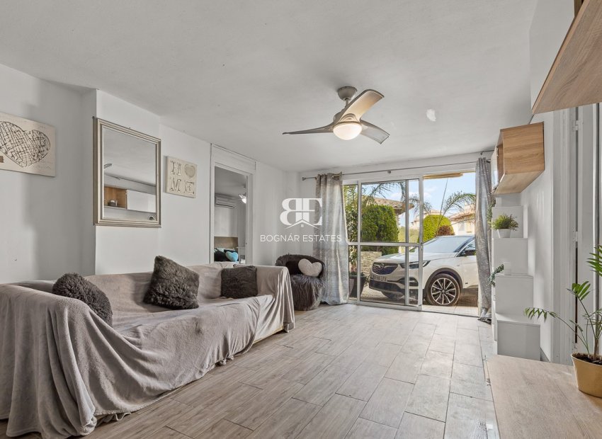 Resale - Villa -
Orihuela Costa - Playa Flamenca