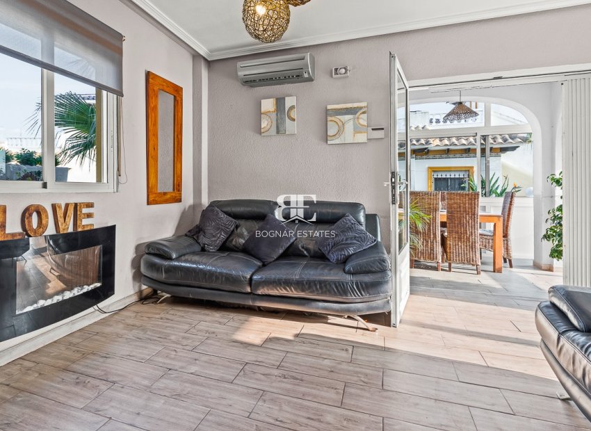 Resale - Villa -
Orihuela Costa - Playa Flamenca