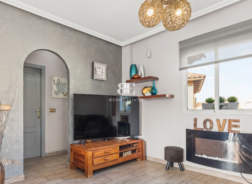 Resale - Villa -
Orihuela Costa - Playa Flamenca