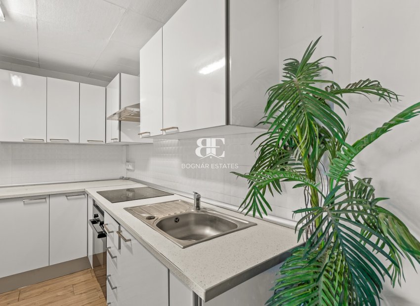 Resale - Villa -
Orihuela Costa - Playa Flamenca