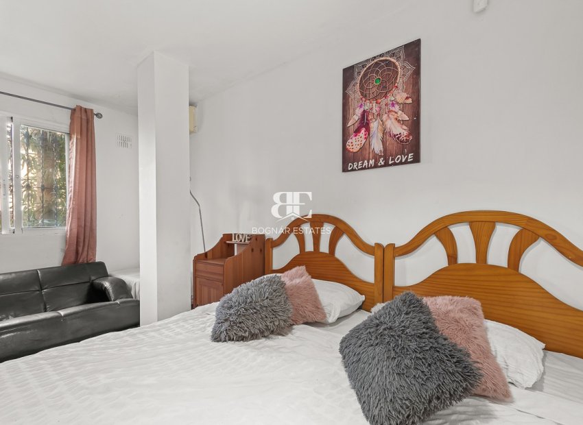 Resale - Villa -
Orihuela Costa - Playa Flamenca