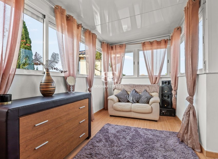 Resale - Villa -
Orihuela Costa - Playa Flamenca