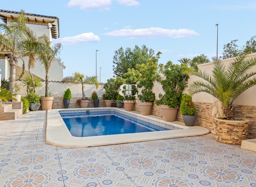 Resale - Villa -
Orihuela Costa - Playa Flamenca