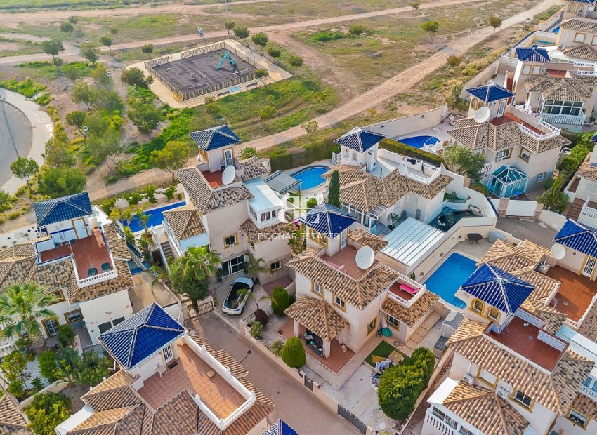 Resale - Villa -
Orihuela Costa - Playa Flamenca