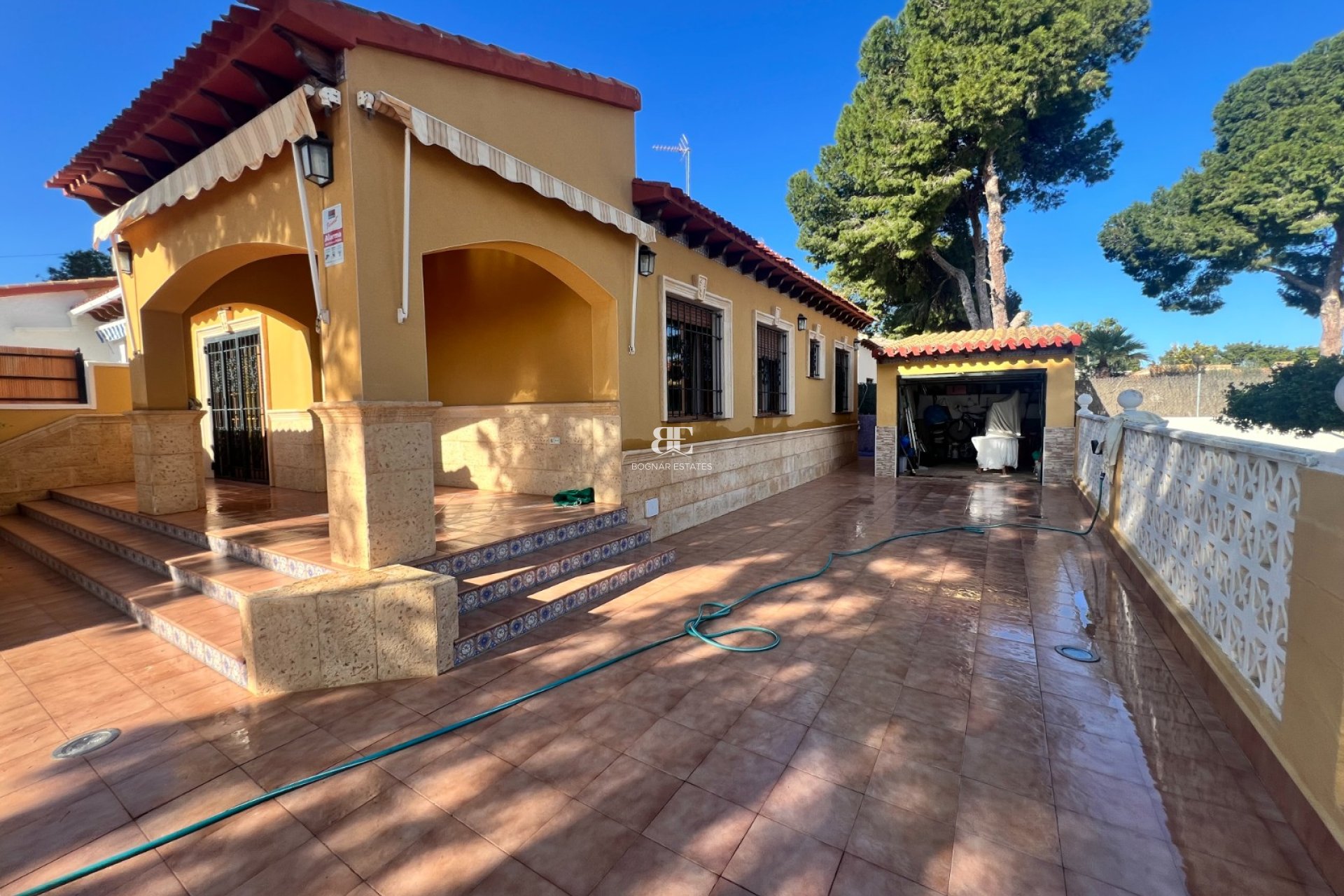 Resale - Villa -
Orihuela Costa - Punta Prima