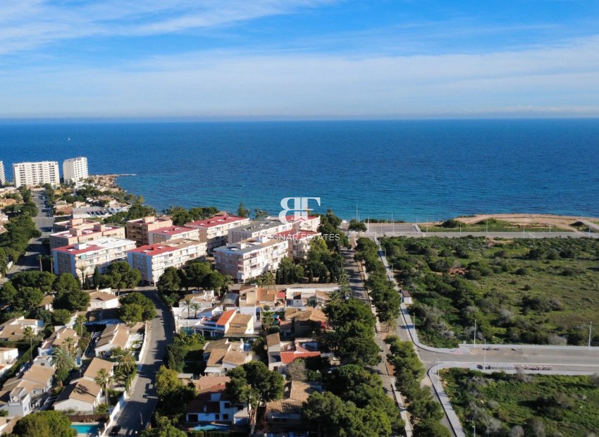 Resale - Villa -
Orihuela Costa - Punta Prima